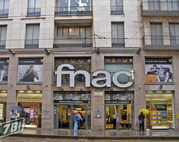 fnacappleshop02.jpg