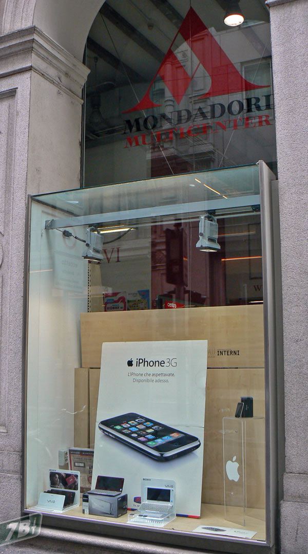 mondadoriiphone3gsmi00.jpg