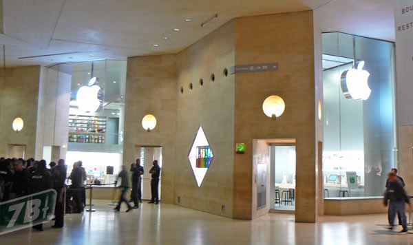 applelouvre018.jpg